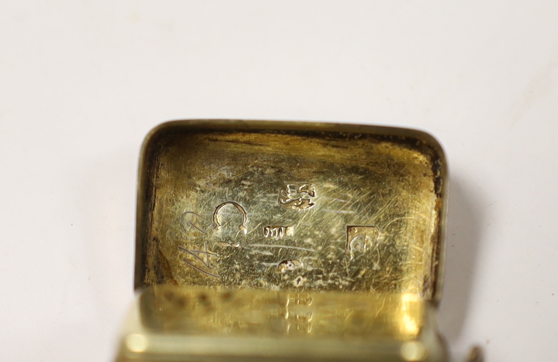 A George III engraved silver vinaigrette, Matthew Linwood, Birmingham, 1802, 23mm.